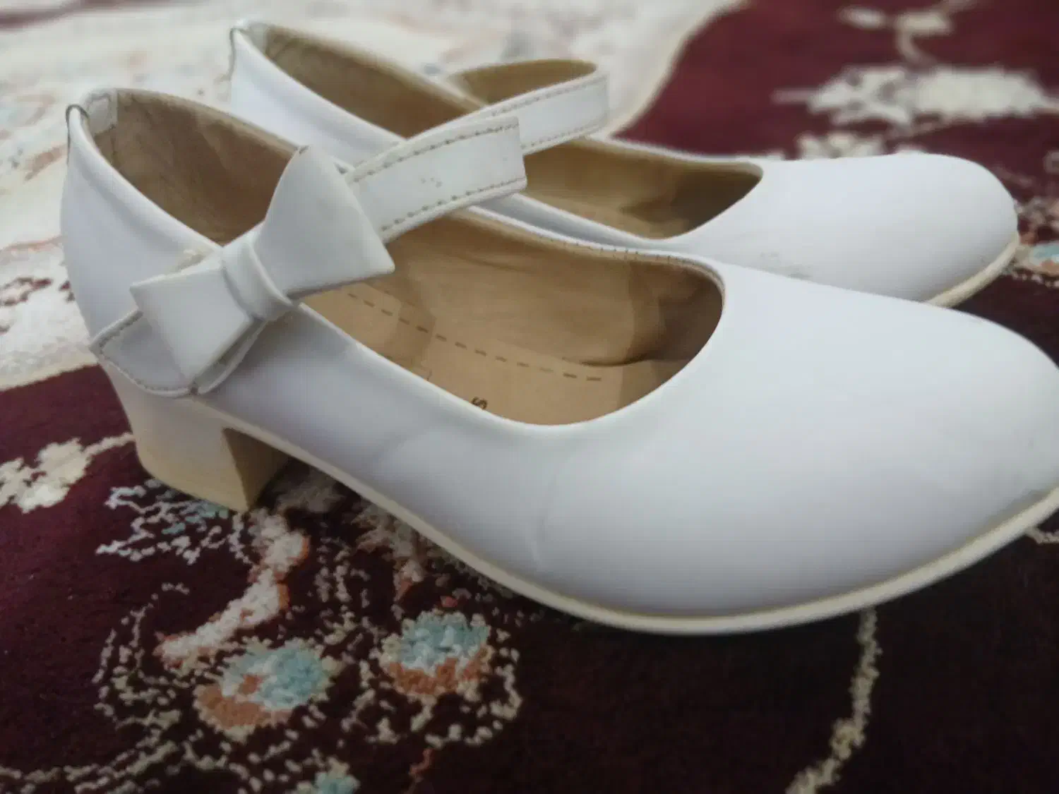 کفش|کیف، کفش، کمربند|آباده, |دیوار