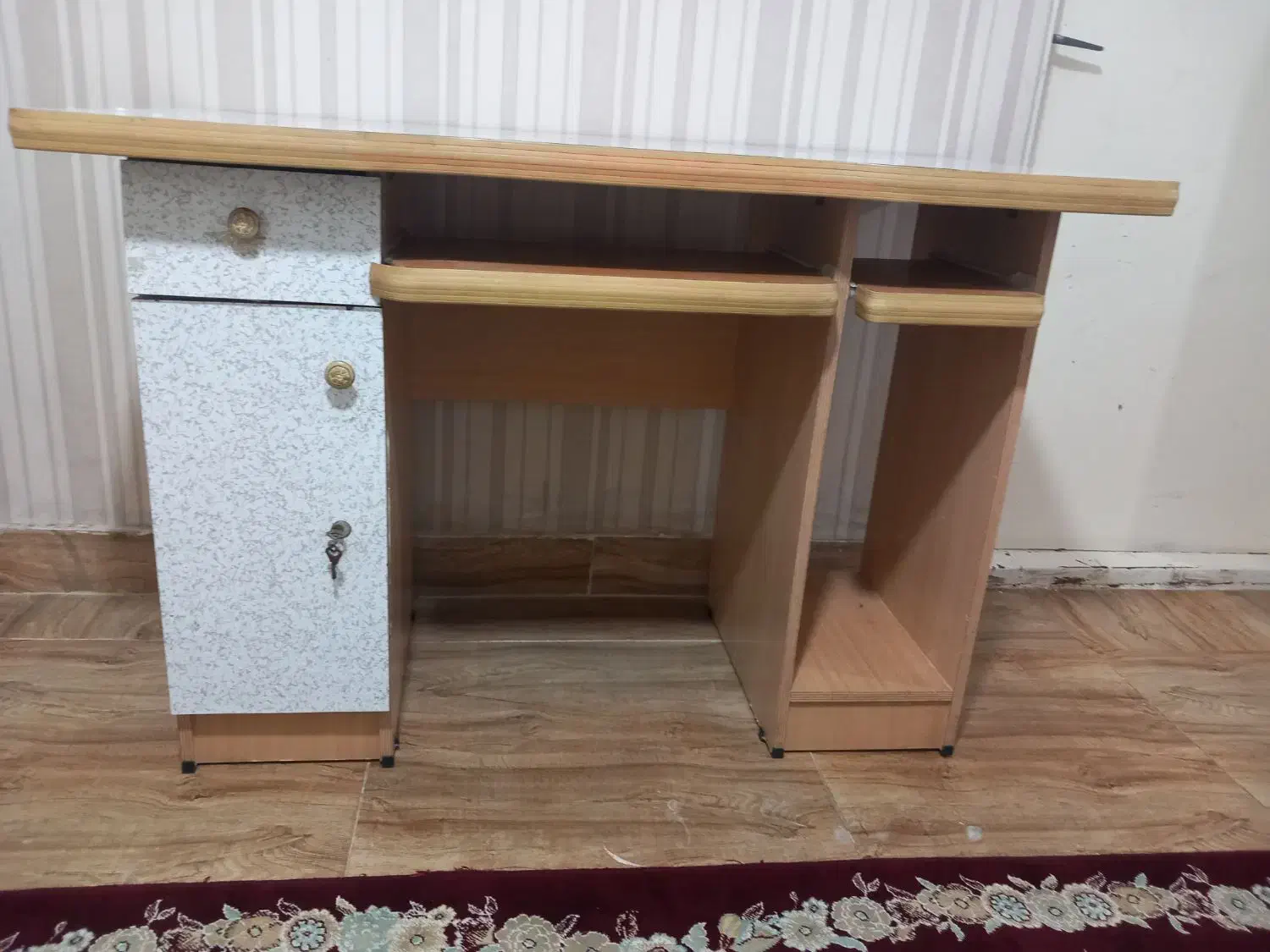 میز کامپیوتر|میز تحریر و کامپیوتر|گرگان, |دیوار