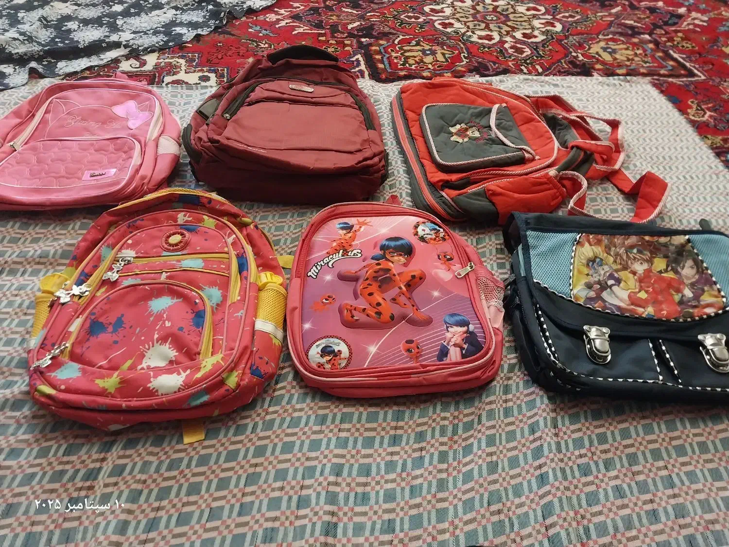 کیف مدرسه|کیف، کفش، کمربند|اهر, |دیوار