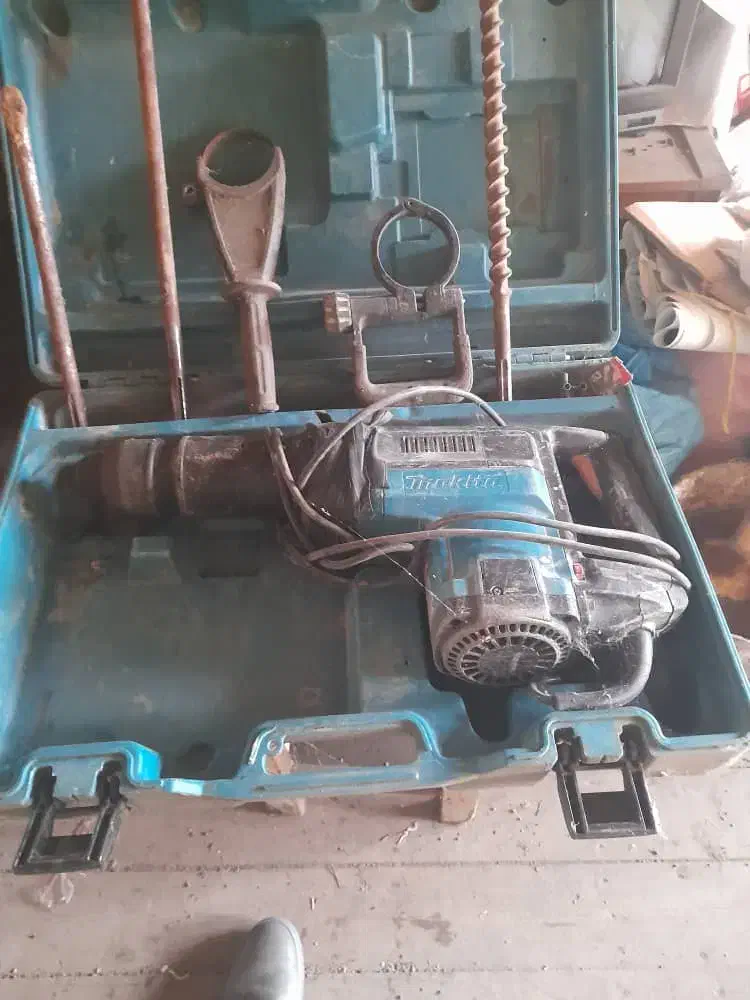 دریل ماکیتا و ویبره بتن روبین|ماشین‌آلات صنعتی|بندر انزلی, متروپل|دیوار