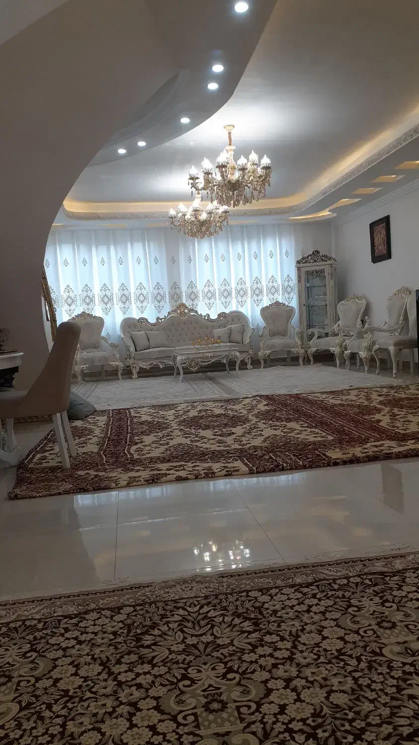 ساختمان ۳طبقه در۲سرویس چهارراه آپادانا پشت خوابگاه|فروش خانه و ویلا|ارومیه, |دیوار