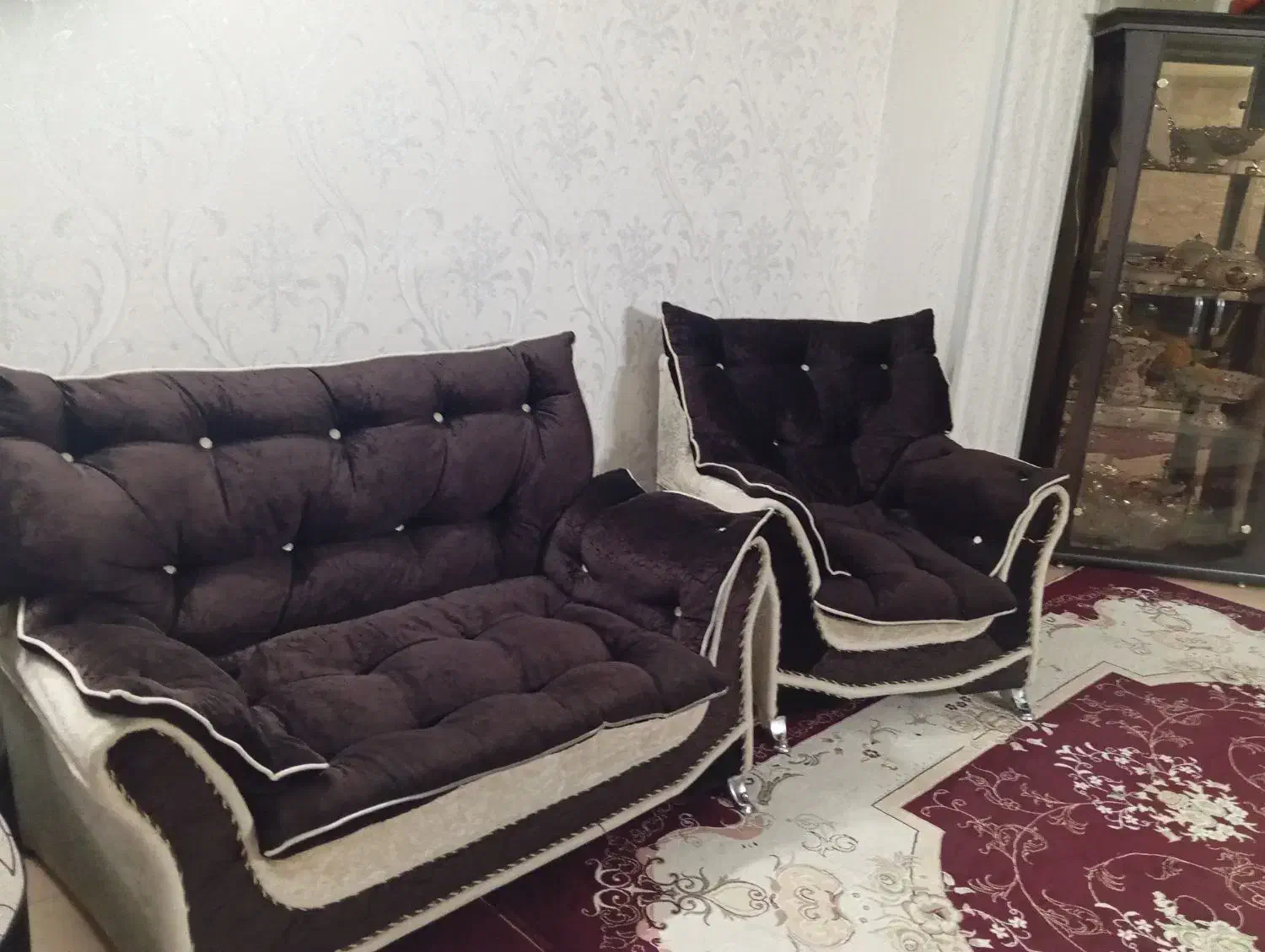 یک دست مبل راحتی تمیز و سالم به فروش میرسد|مبلمان خانگی و میز عسلی|محمدشهر, همایون ویلا|دیوار