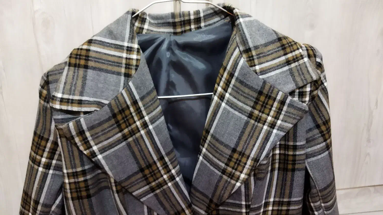 پالتو زنانه|لباس|تربتحیدریه, اندیشه|دیوار