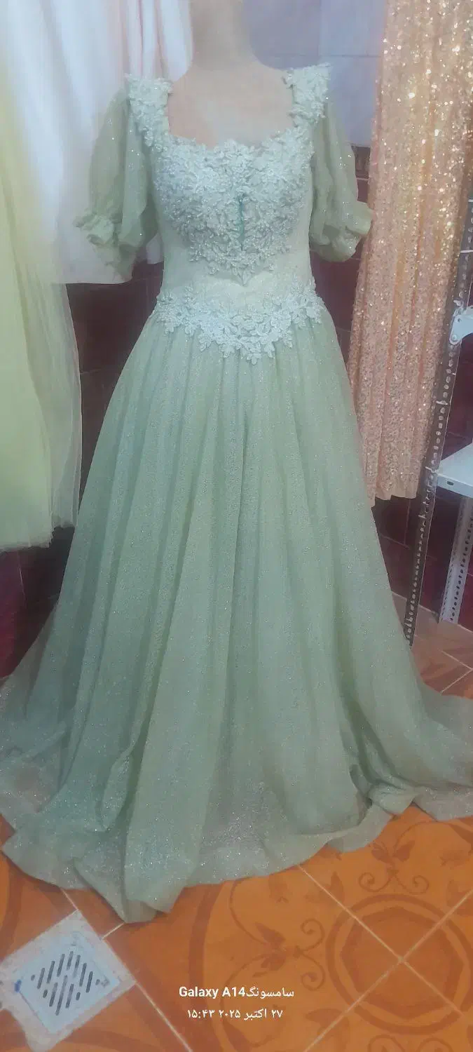 پیراهن|لباس|کارون, |دیوار