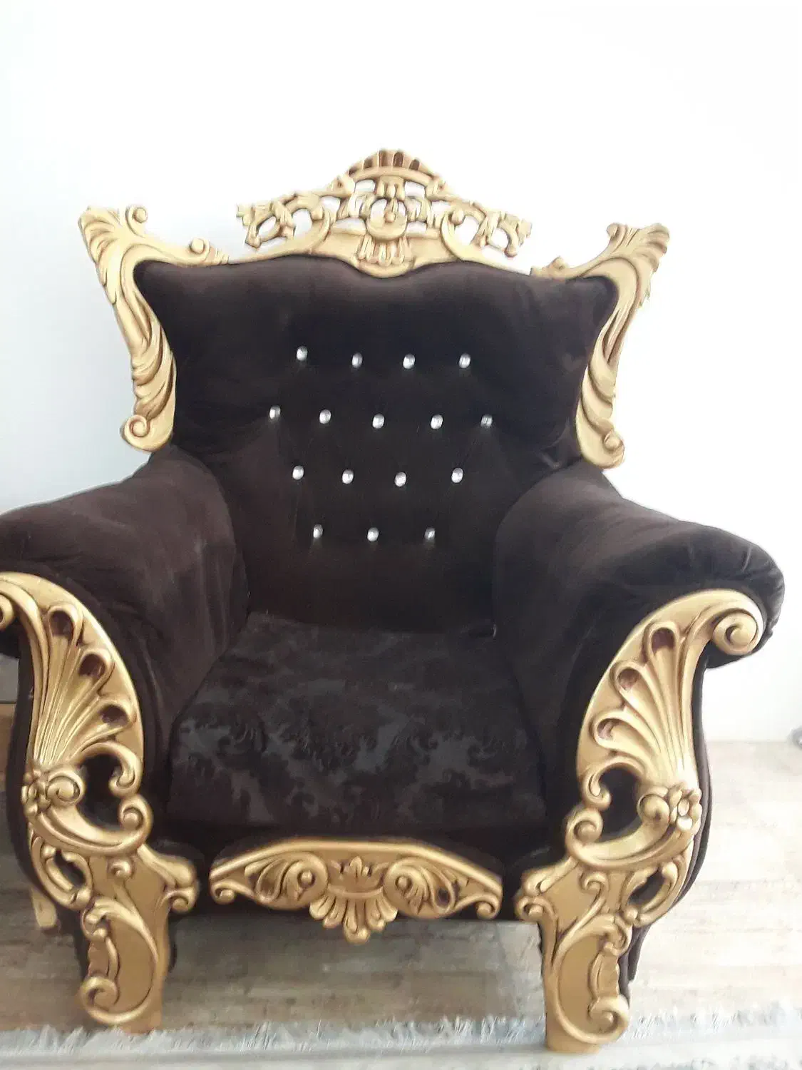 یک دست مبل هفت نفره سلطنتی راحتی قیمت  هفت میلیون|مبلمان خانگی و میز عسلی|تایباد, |دیوار