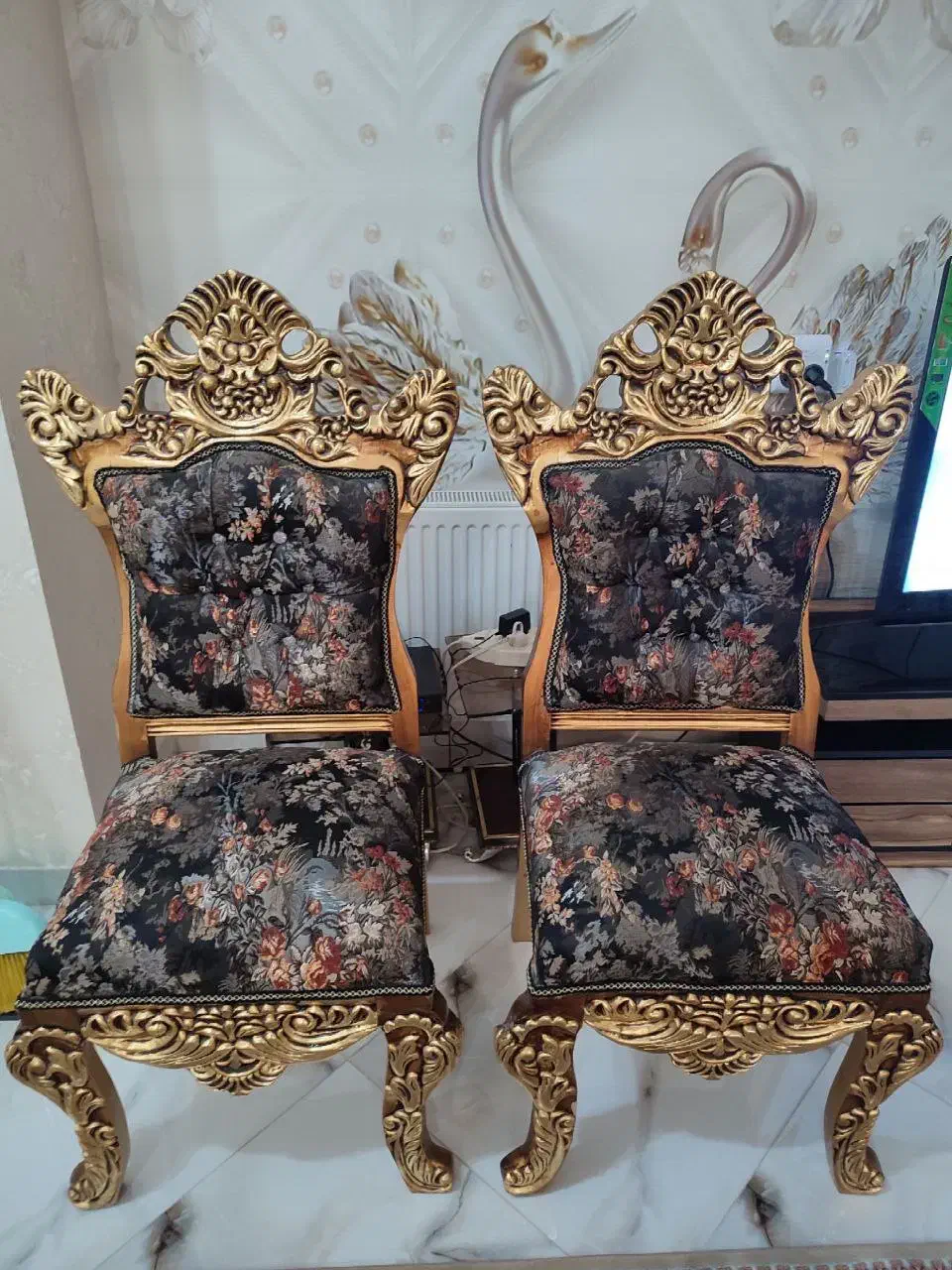 مبل سلطنتی|مبلمان خانگی و میز عسلی|ایوان, |دیوار