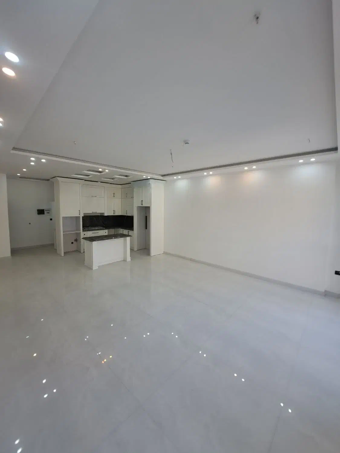 فروش آپارتمان ۱۰۵ متری/خیابان امامرضا/معبر ۲۰ متر|فروش آپارتمان|مشهد, کوشش|دیوار