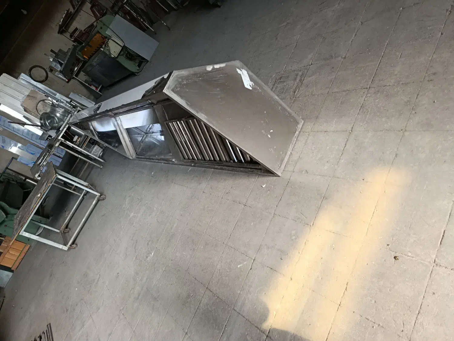 هود استیل|هود|قم, کوه سفید|دیوار