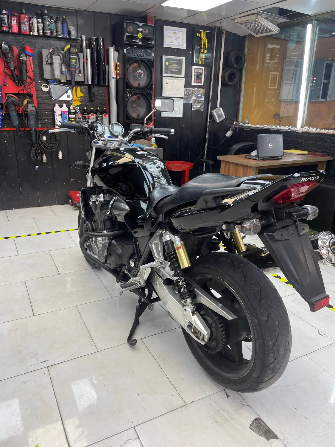 Cb1300 2012 شال طلا|موتورسیکلت|تهران, ورزشگاه آزادی|دیوار