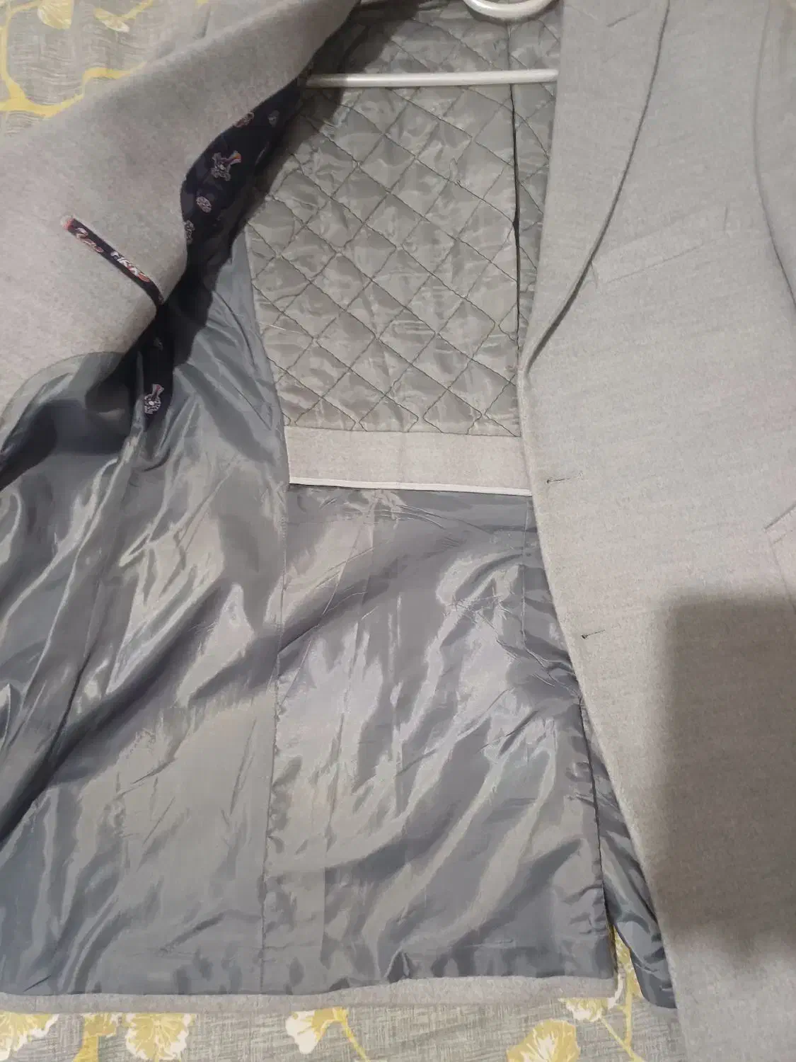 پالتو فوتر|لباس|مشهد, مصلی (کارمندان اول)|دیوار