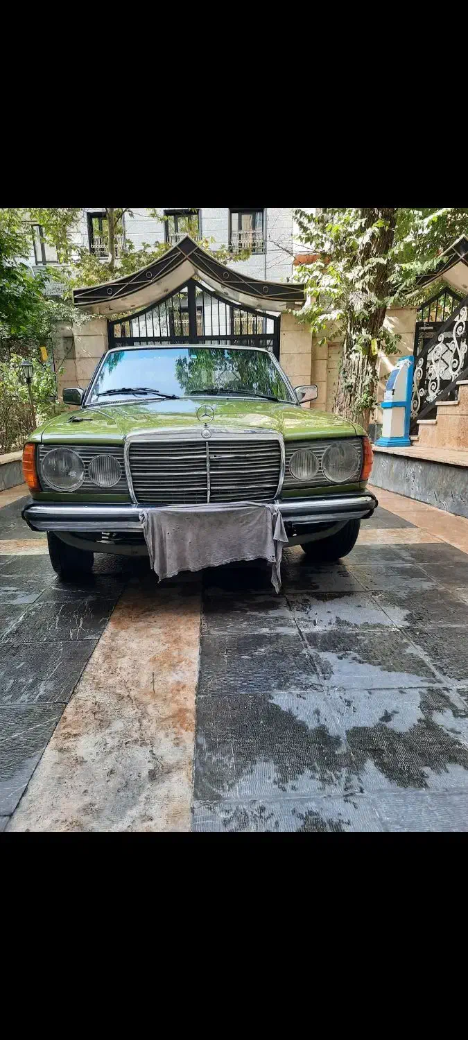 بنز w123 مدل 1980|خودرو کلاسیک|تهران, درب دوم|دیوار