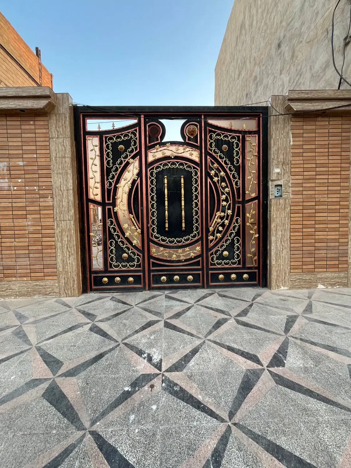 درب حیاط خانه یا باغ ویلا|مصالح و تجهیزات ساختمان|شوش, |دیوار