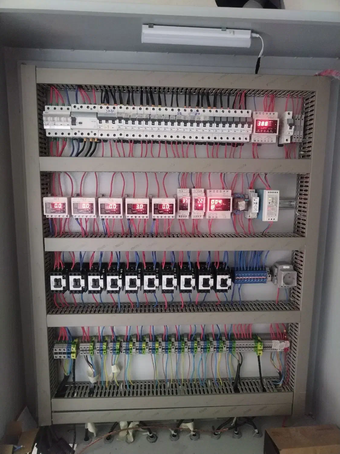 برقکاری ساختمان و برق صنعتی|خدمات پیشه و مهارت|رامسر, |دیوار