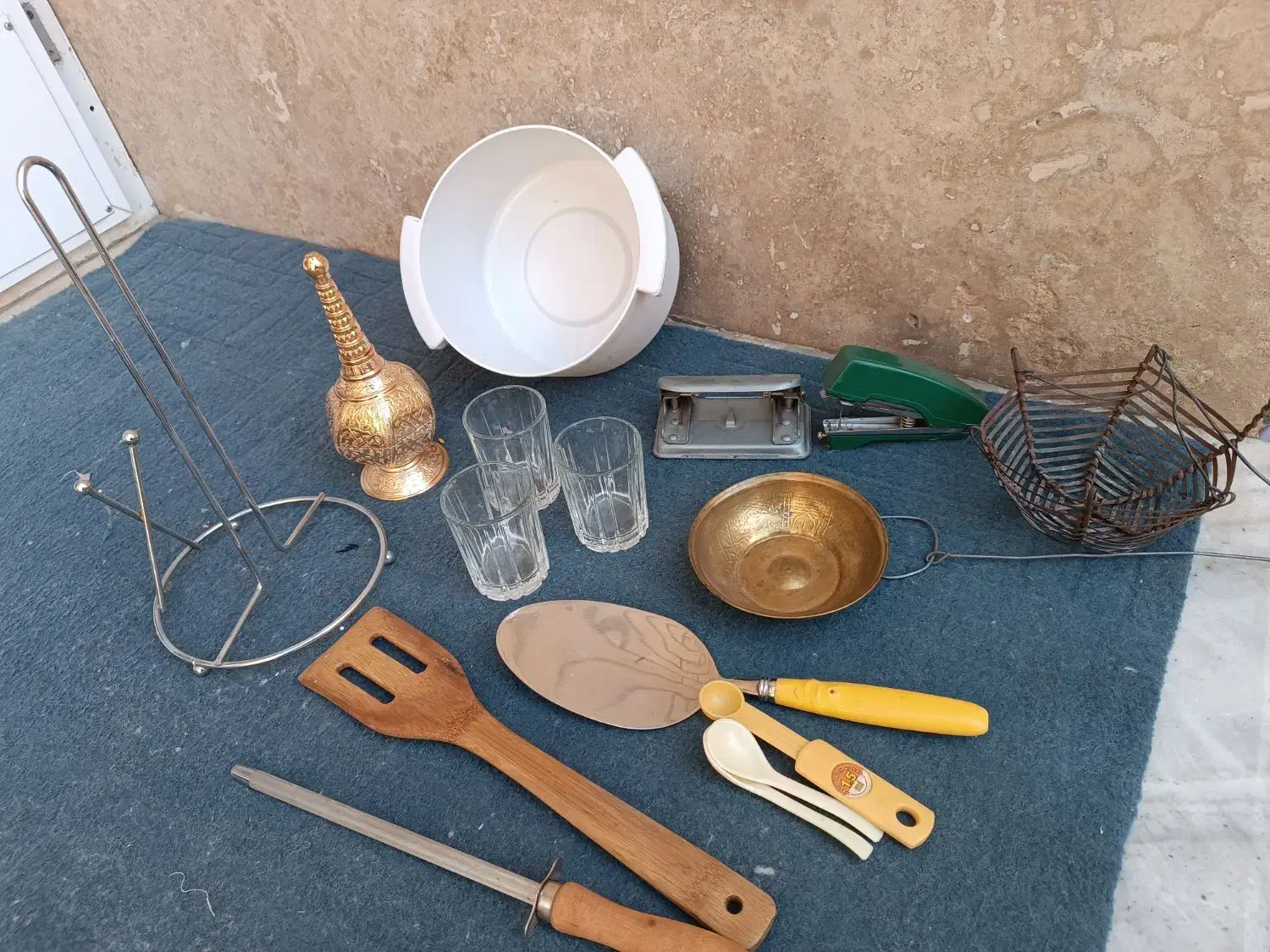 وسایل منزل زیرقیمت|ظروف سرو و پذیرایی|کاشان, ولیعصر|دیوار