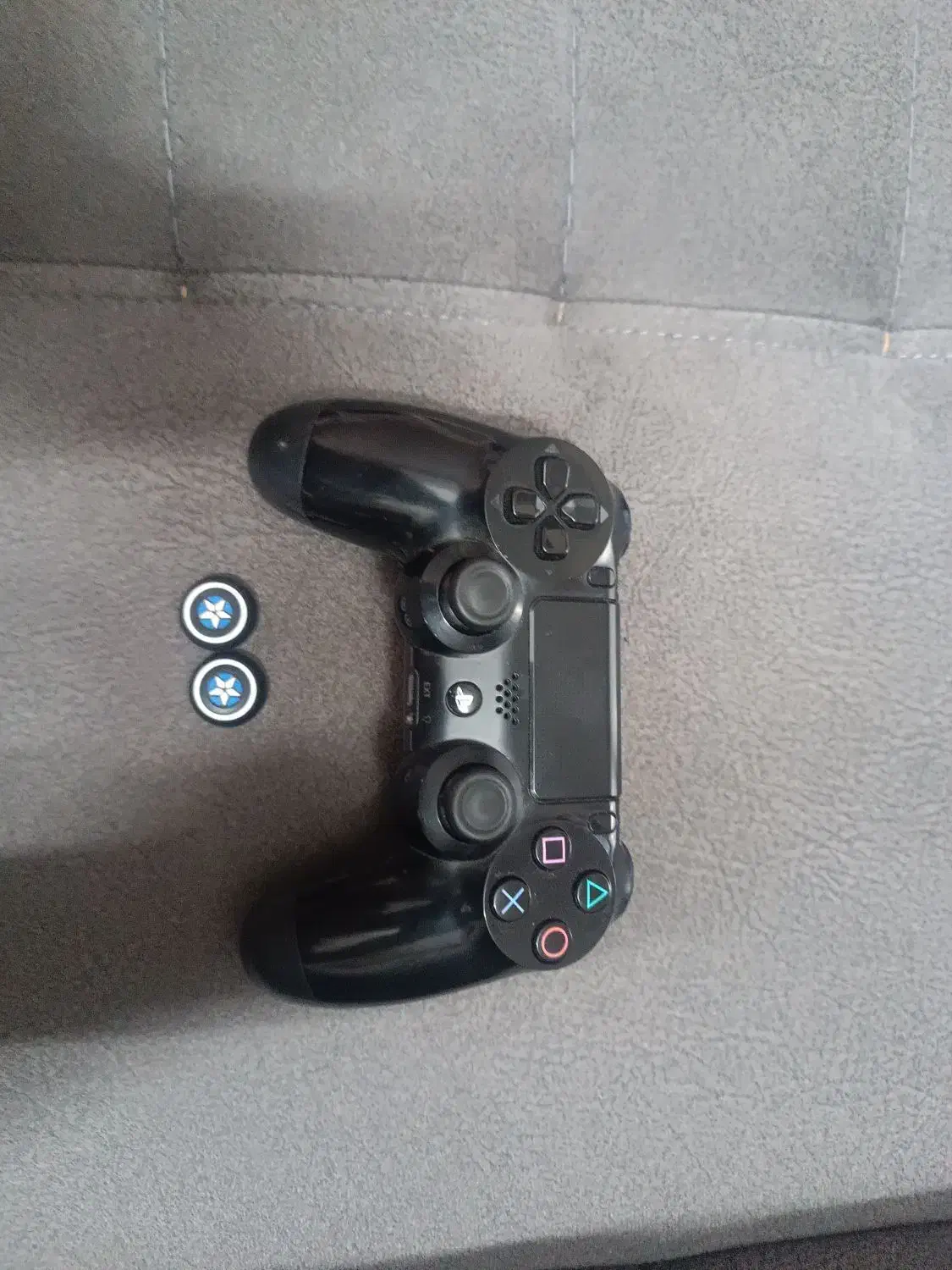 دسته PS4 slim اصلی سر کارتونی و دیسک بازی|کنسول، بازی ویدئویی و آنلاین|پرند, فاز ۴|دیوار