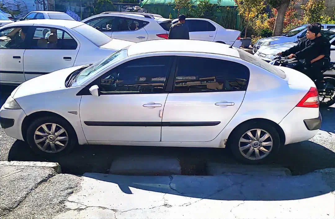 فروش مگان ۲۰۰۰ اتومات۱۳۹۱|خودرو سواری و وانت|بانه, |دیوار