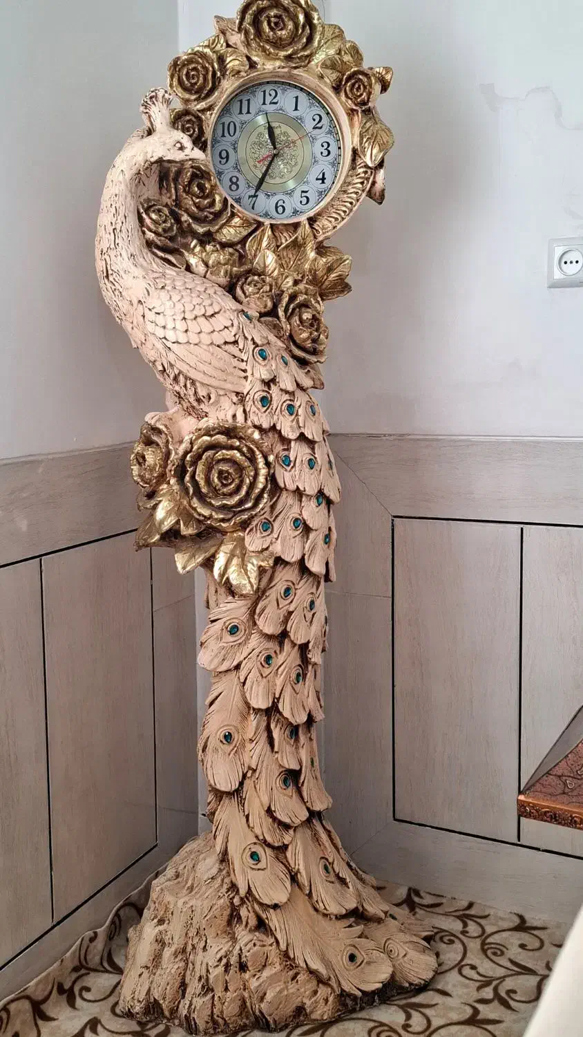 ساعت سالم و زیبا|ساعت دیواری و تزئینی|فلاورجان, |دیوار