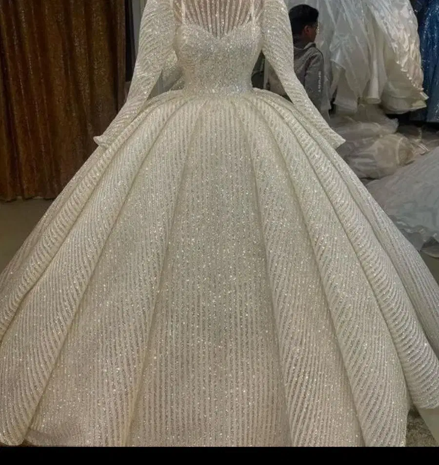 تخفیف ویژه لباس عروس و حنا بندان|لباس|یزد, |دیوار