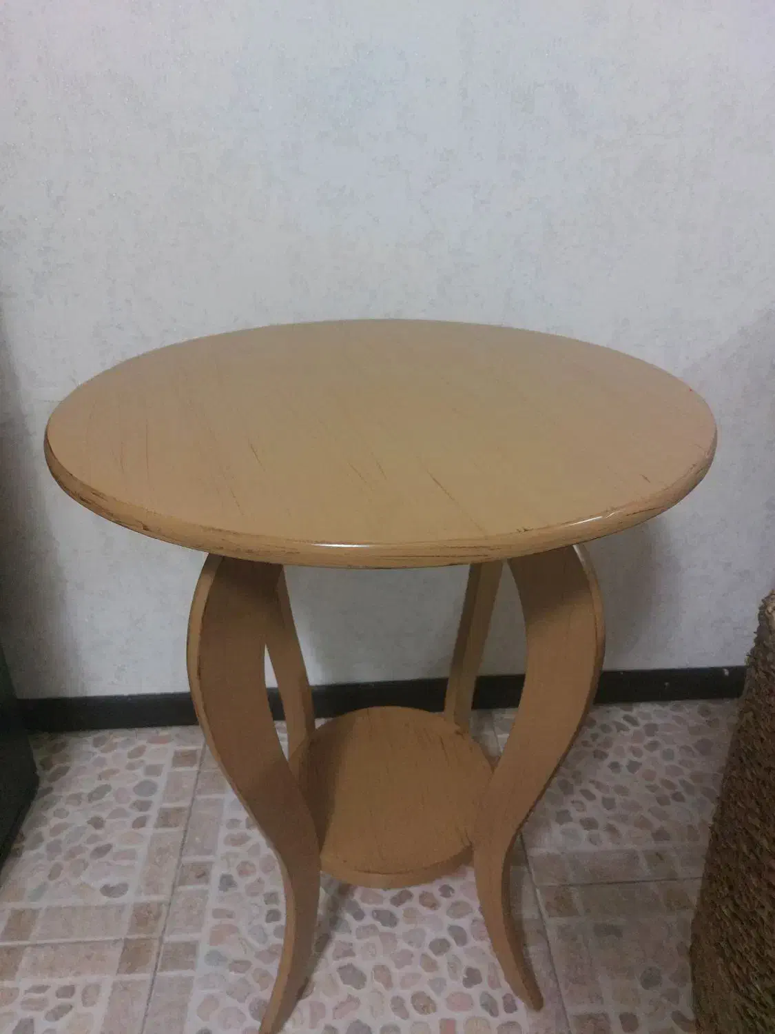 میز گرد رنگ فندوقی|میز و صندلی غذاخوری|محمدشهر, محمدشهر|دیوار