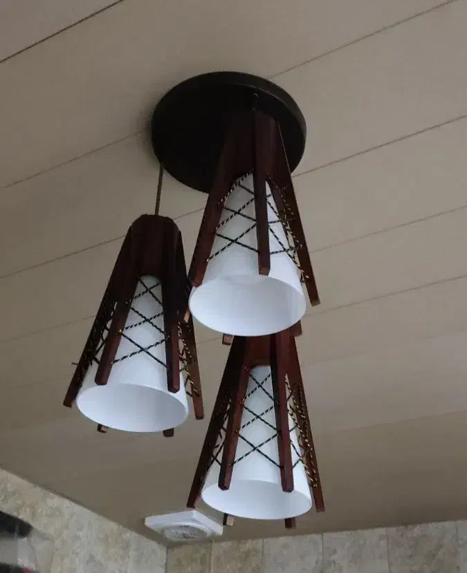 لوستر|لوستر و چراغ آویز|بندر انزلی, نیمه شعبان|دیوار