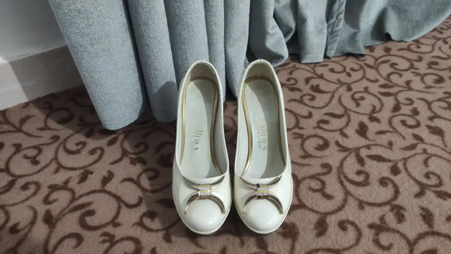 کفش و لباس|کیف، کفش، کمربند|اسفراین, |دیوار