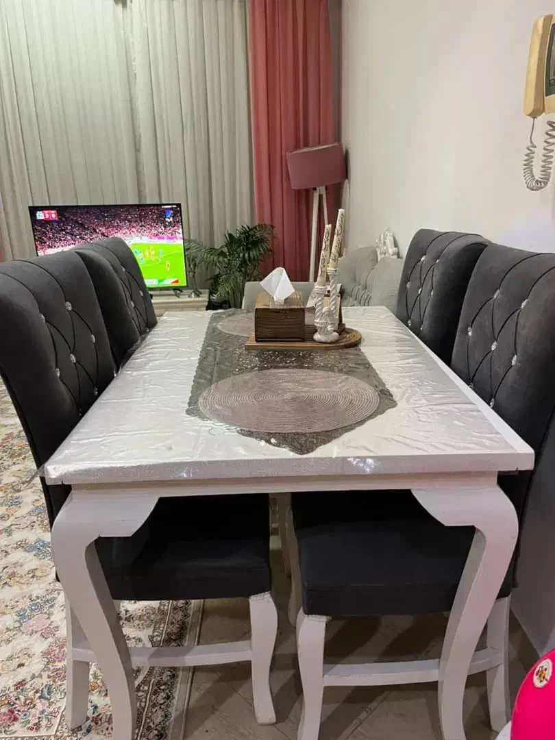 مبل هفت نفره و میز ناهارخوری چهار نفره|مبلمان خانگی و میز عسلی|صومعهسرا, |دیوار