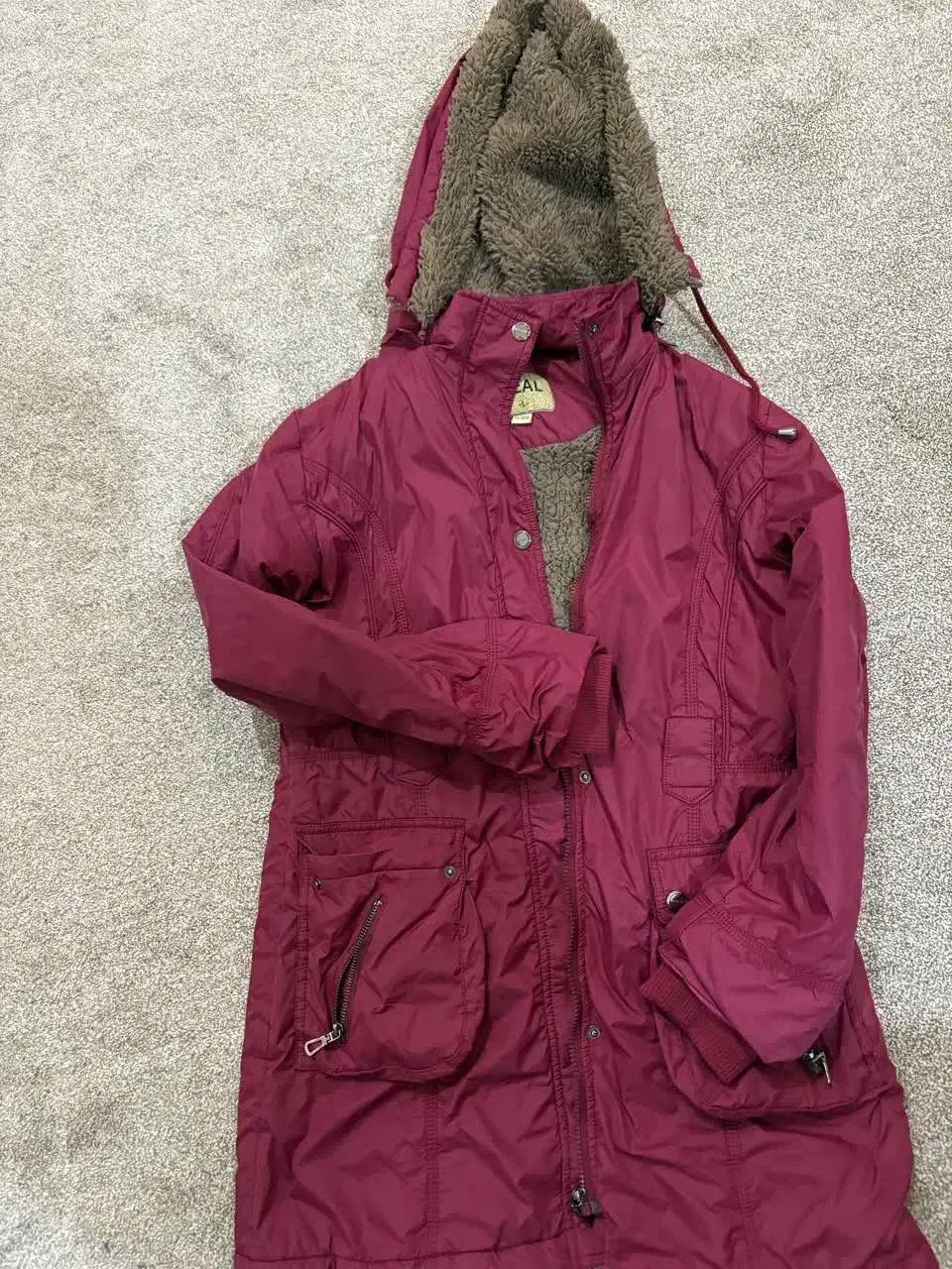 کاپشن|لباس|تهران, شوش|دیوار