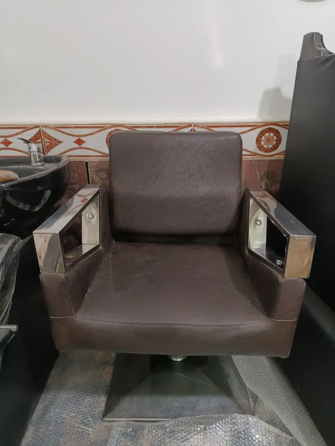 صندلی ارایشگاه|آرایشگاه و سالن‌های زیبایی|کوهدشت, |دیوار