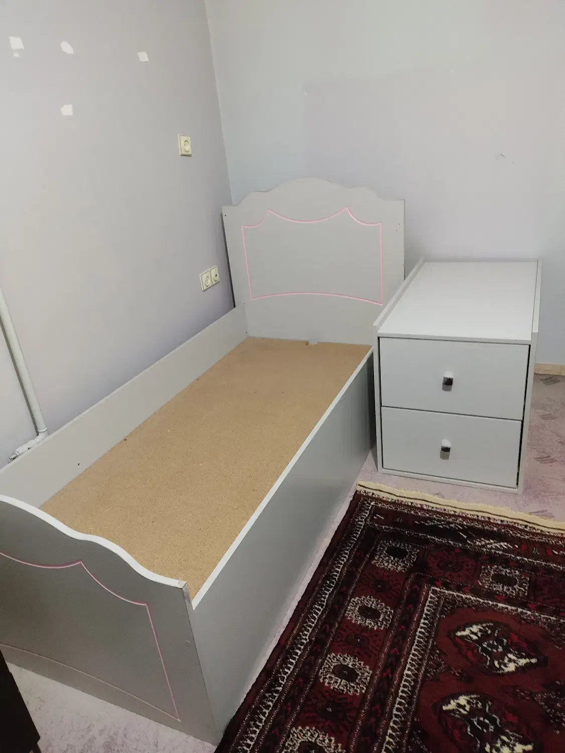 تخت و کشو|تخت و صندلی بچه|گنبد کاووس, |دیوار