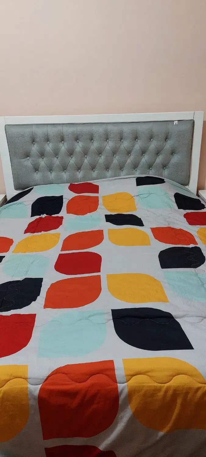 تخت خواب دونفره با تشک ومیز آرایش|تخت و سرویس خواب|محلات, |دیوار