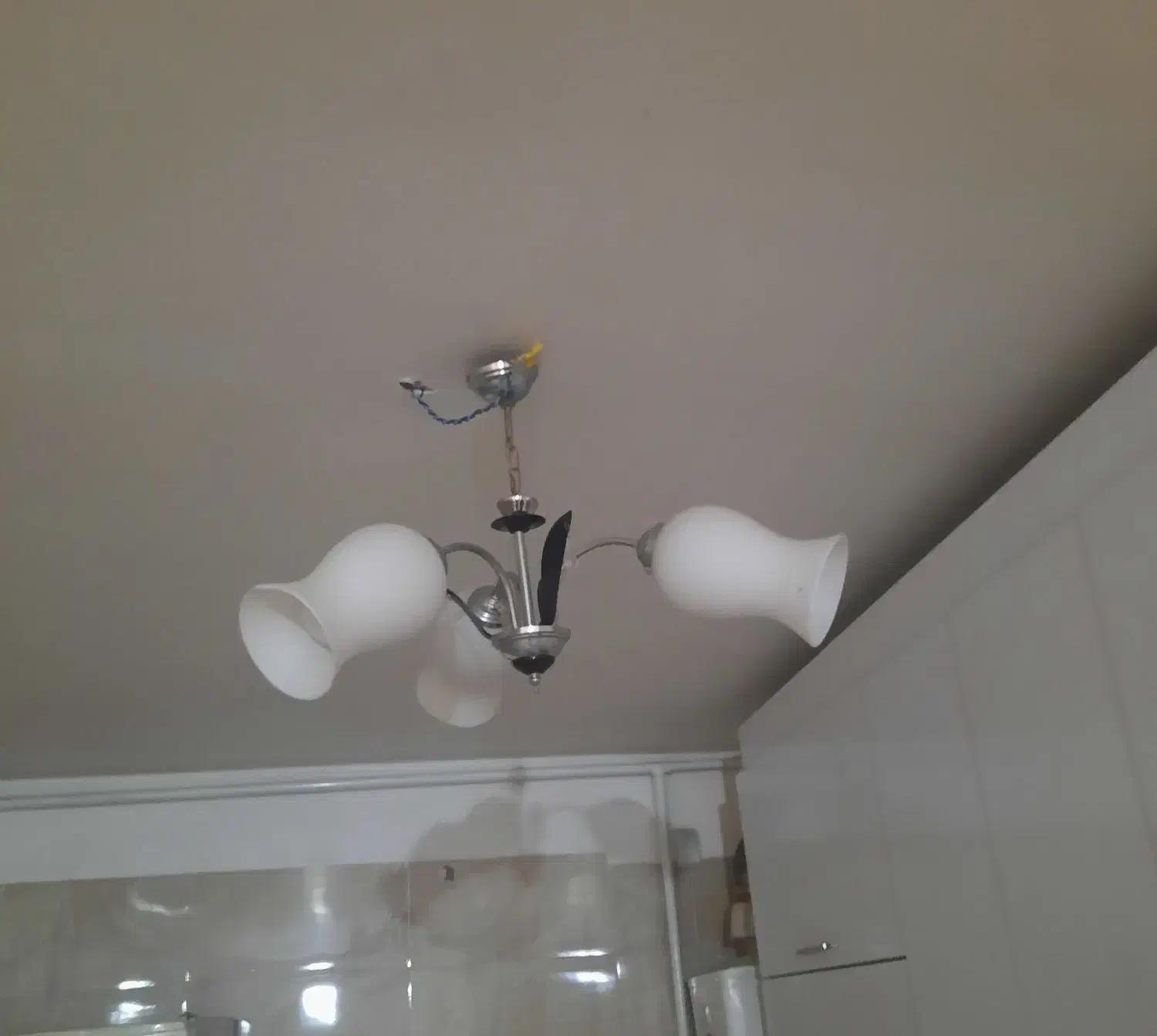 لوستر ۳ شاخه آشپزخانه|لوستر و چراغ آویز|همدان, |دیوار