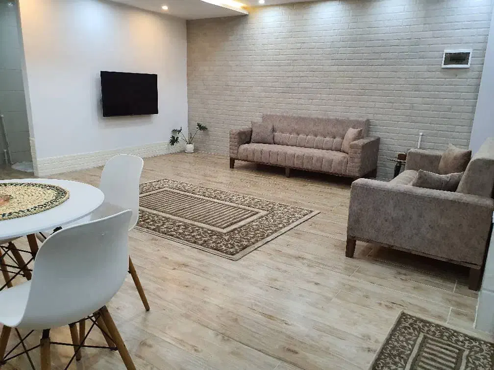 ویلا استخردار استخر فراز|اجارهٔ کوتاه‌مدت ویلا و باغ|بندر انزلی, سامانسر|دیوار