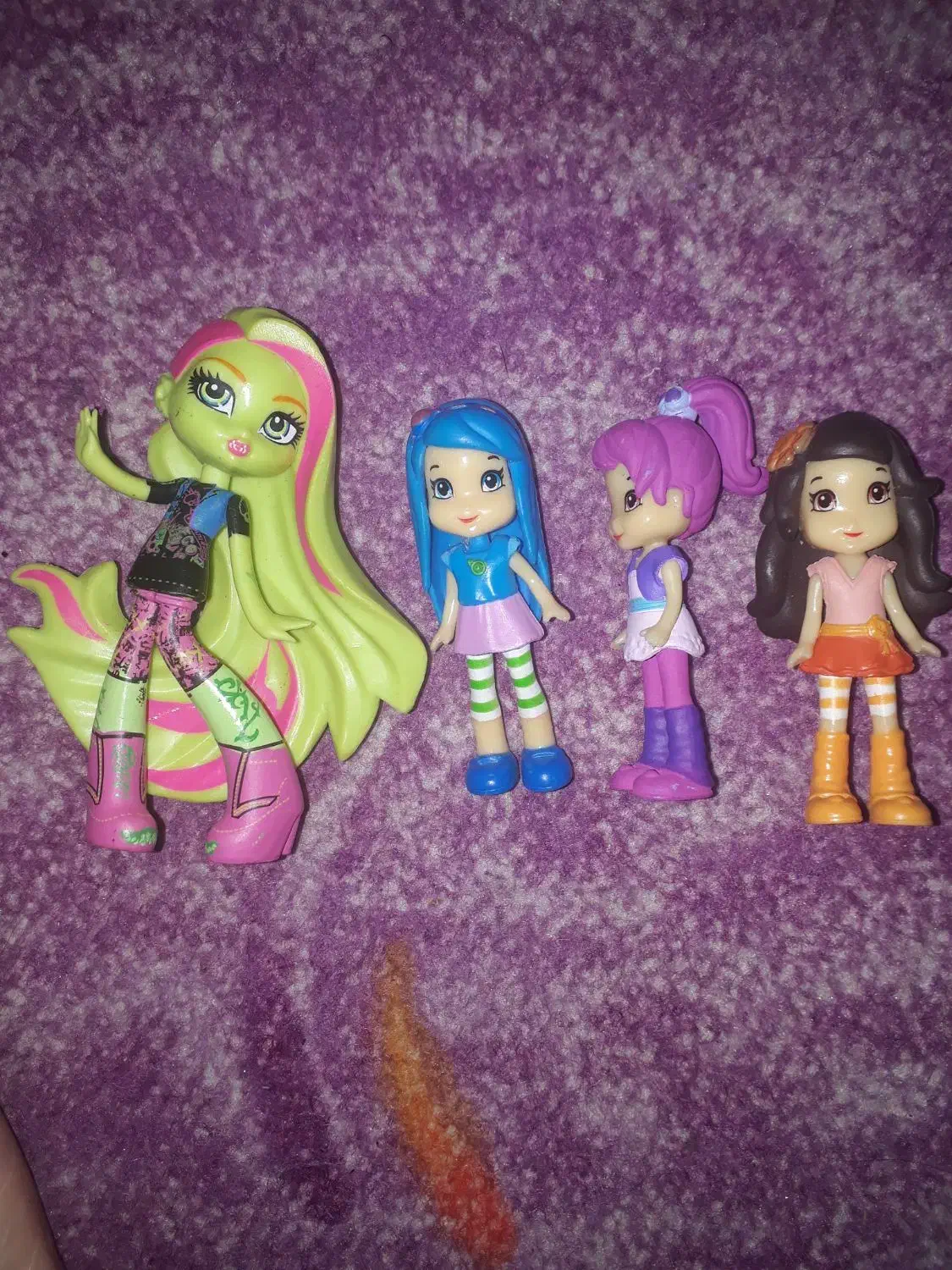 عروسک فیگور و پونی|اسباب‌بازی بچه|اندیشه, اندیشه فاز ۱|دیوار