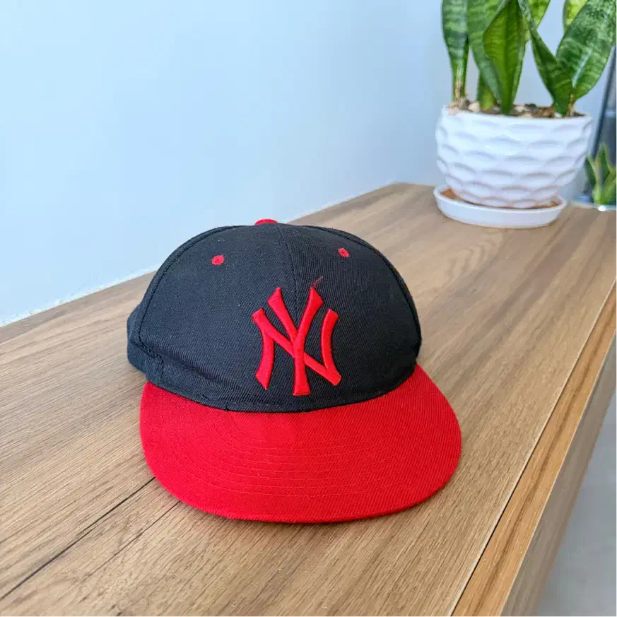 کلاه گپ|لباس|اصفهان, کوی شهید کشوری|دیوار