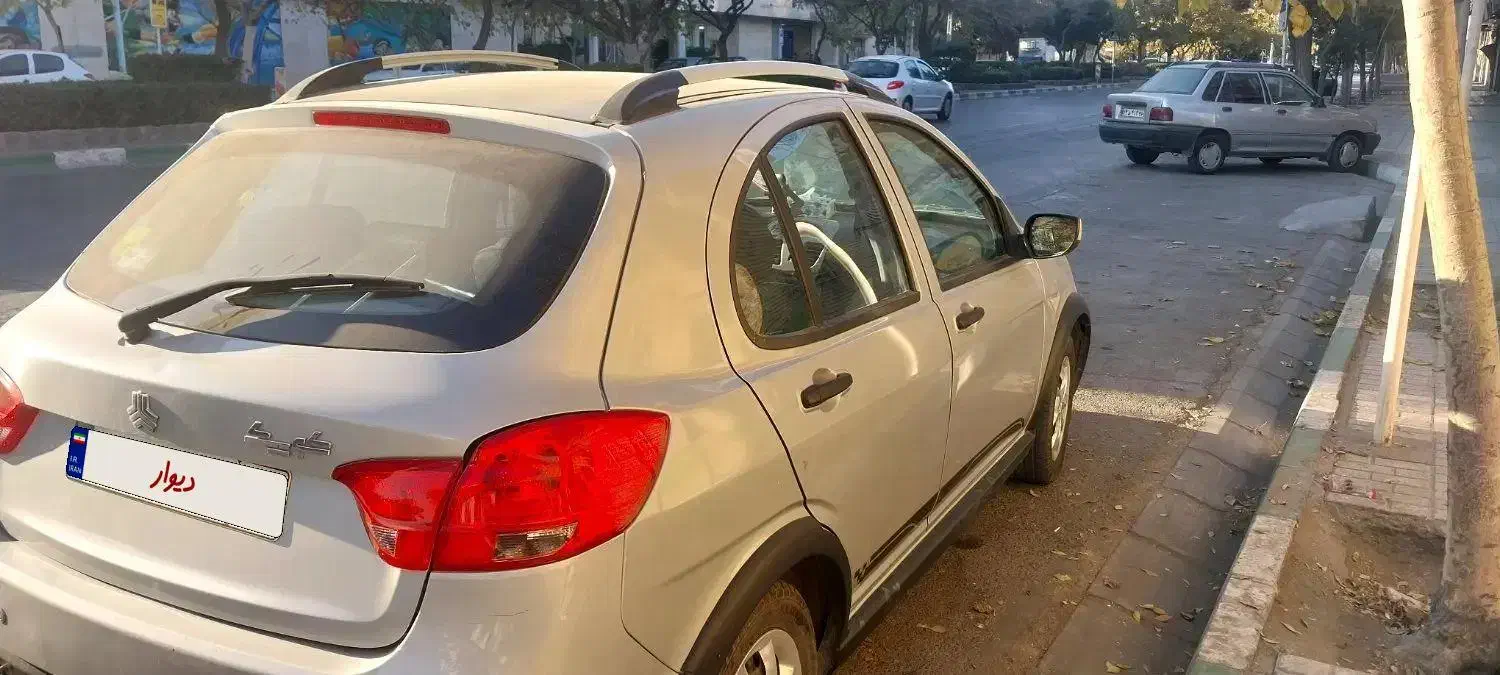 کوئیک R مدل۴۰۲ بدونه خط وخش|خودرو سواری و وانت|مشهد, موسوی قوچانی|دیوار