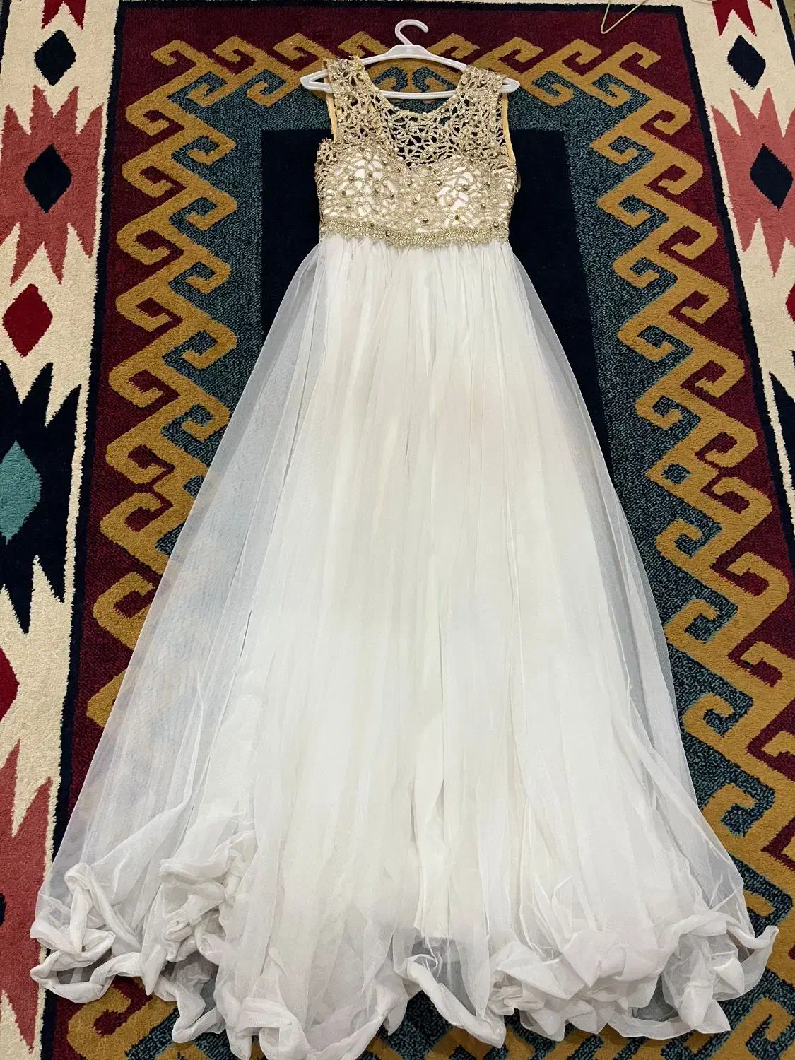 لباس مجلسی|لباس|تاکستان, |دیوار