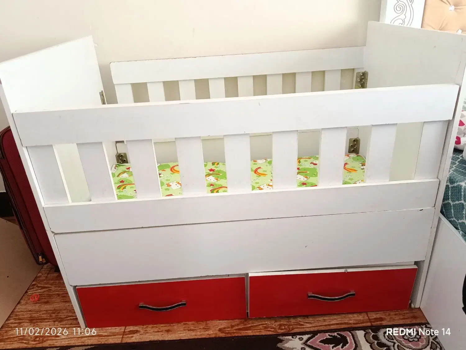 تخت بچه|تخت و صندلی بچه|خرمشهر, |دیوار