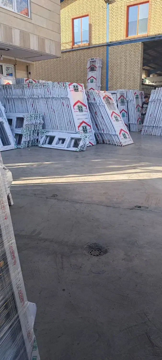 تولید انواع در. بهای pvc-|مصالح و تجهیزات ساختمان|شیراز, کوشک میدان|دیوار