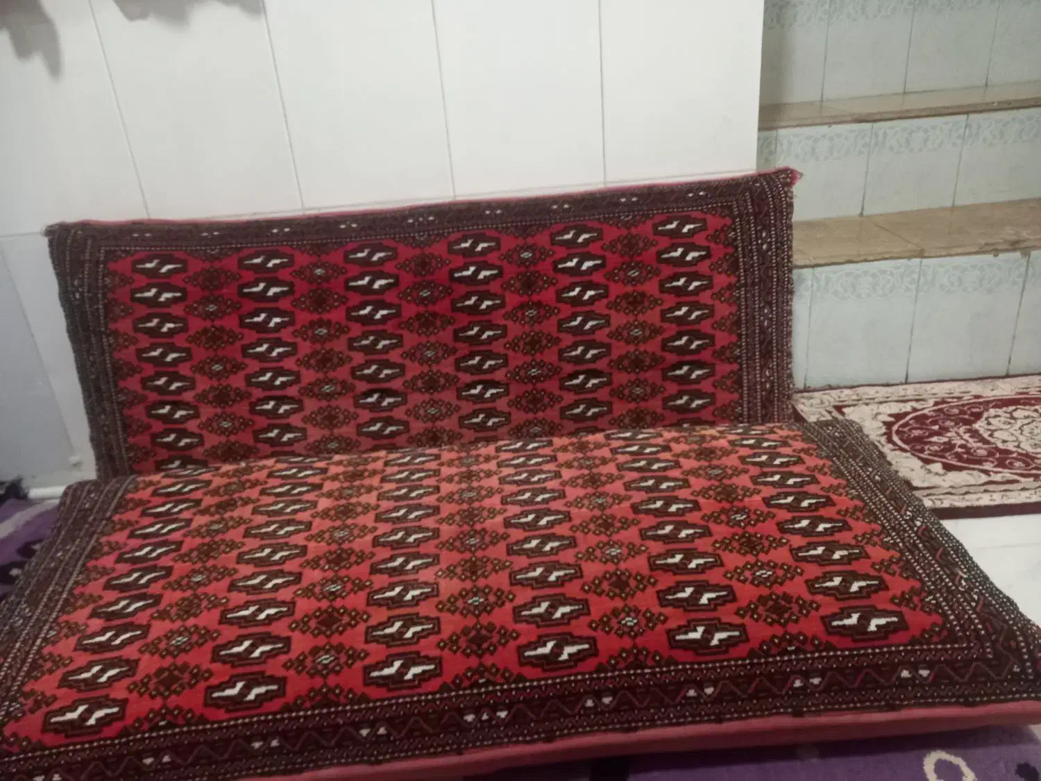 پشتی سنتی|پشتی|نیشابور, ۲۲ بهمن|دیوار