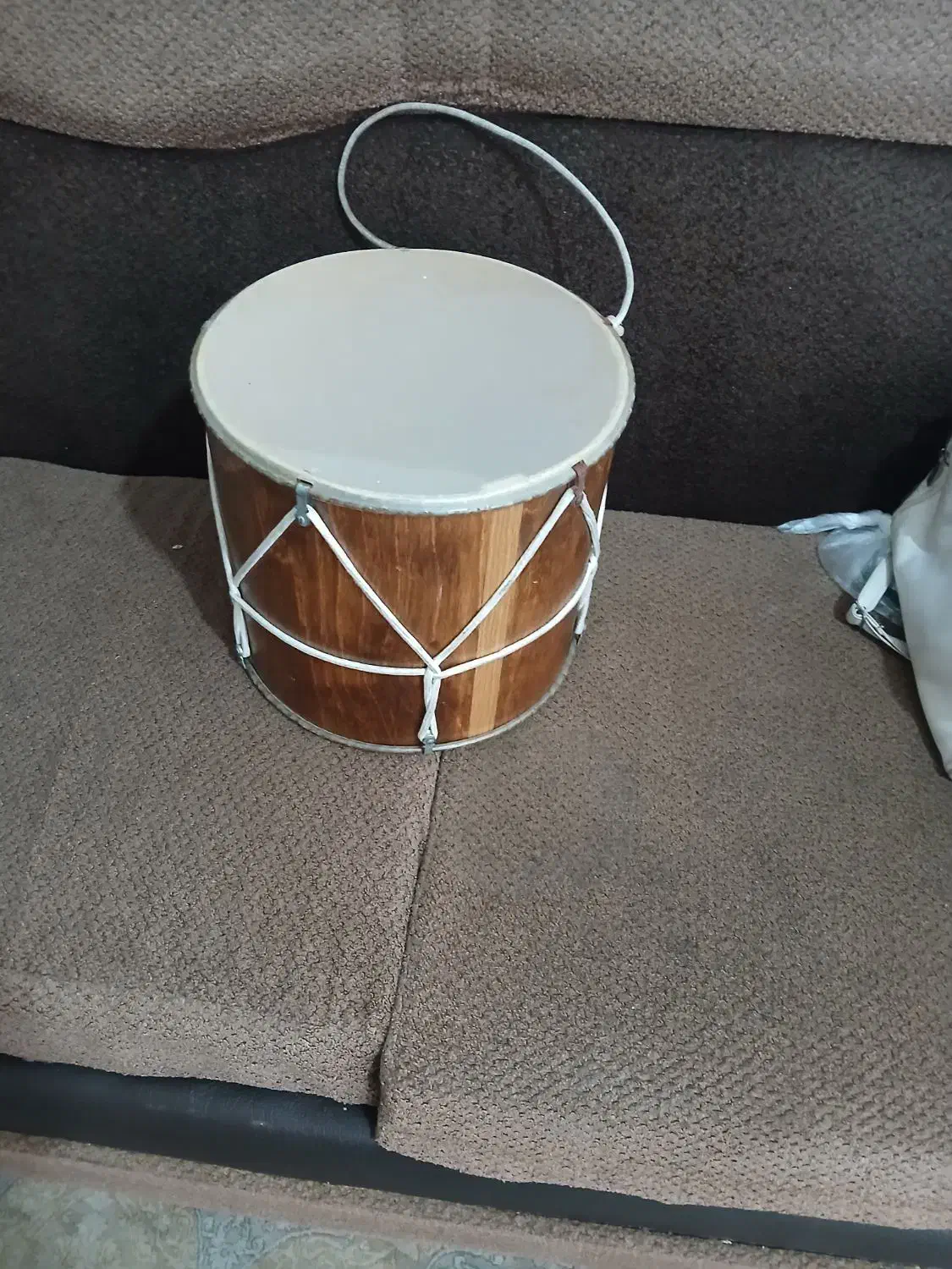 ناغاره|درام و پرکاشن|لنجان, |دیوار