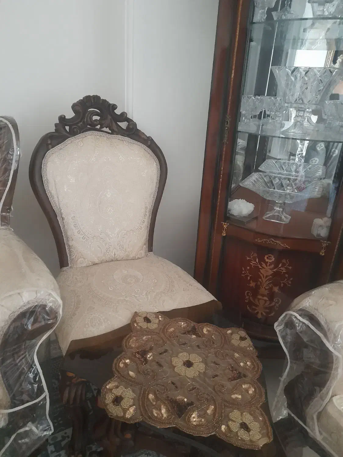 مبل ۹نفره ومیز نهار خوری ۶ نفره چوب گردومبل ۹نفره|میز و صندلی غذاخوری|ری, دیلمان|دیوار