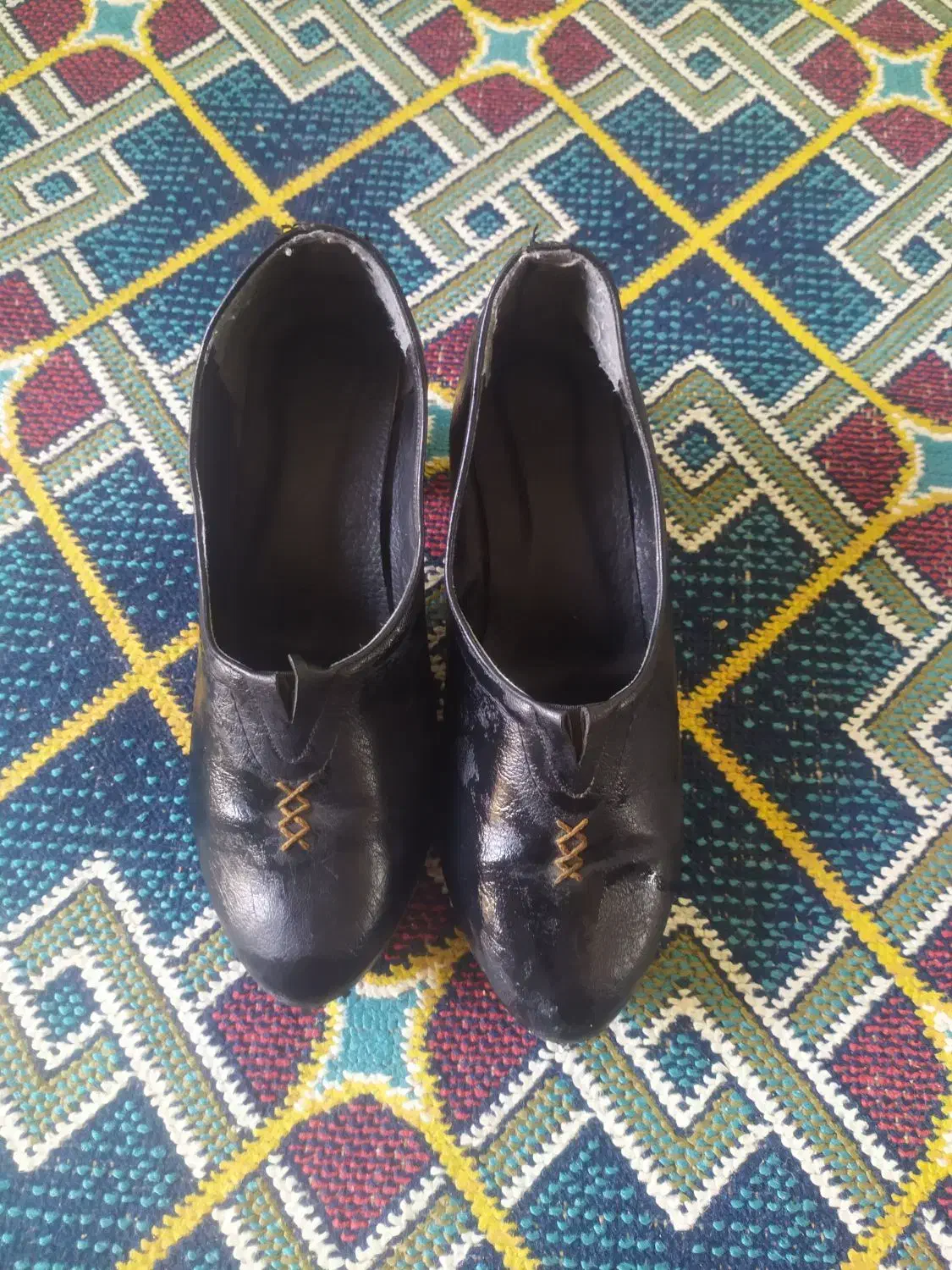 دو جفت کفش مشکی|کیف، کفش، کمربند|گنبد کاووس, |دیوار