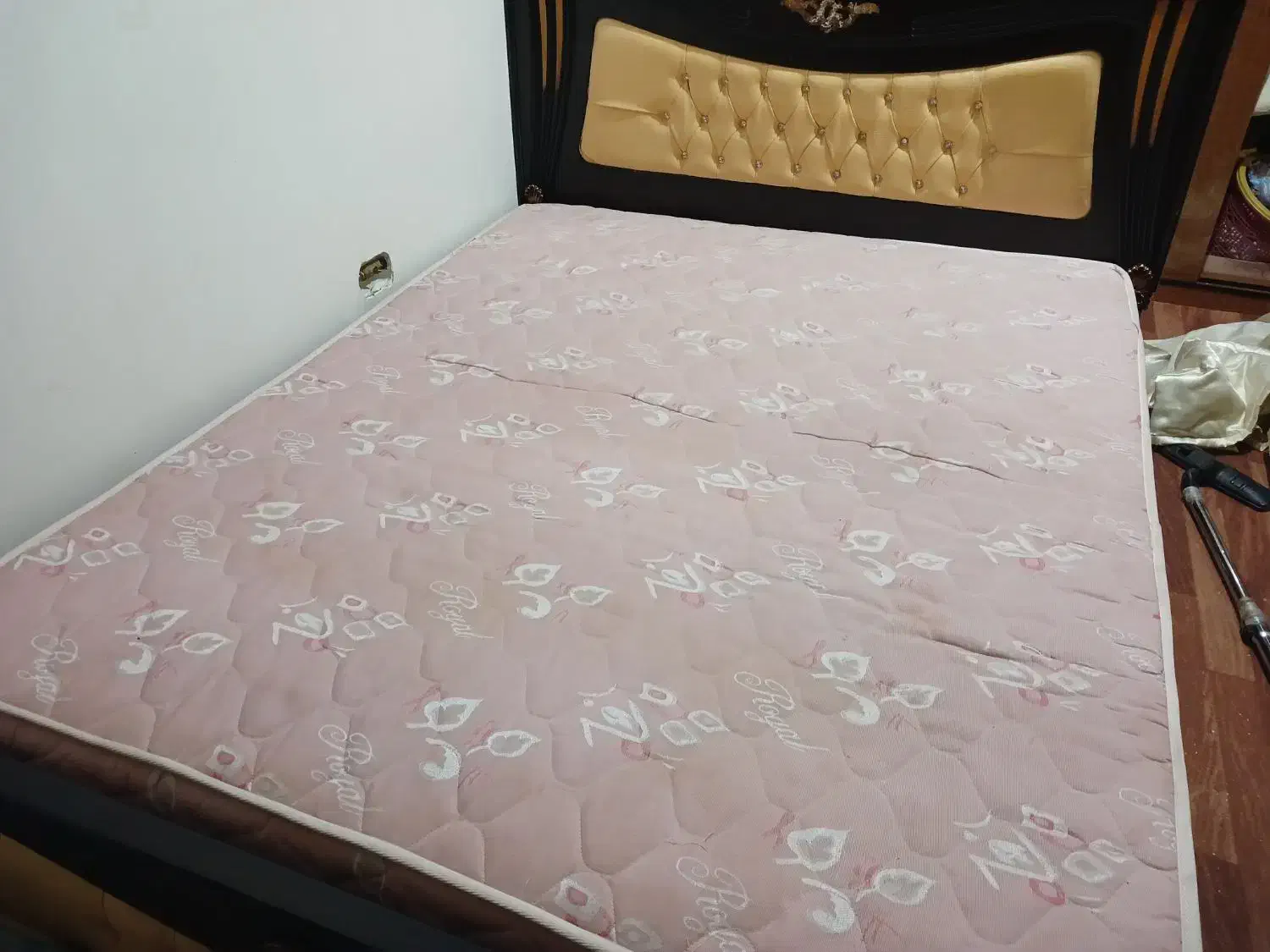 تخت خواب دونفره|تخت و سرویس خواب|مبارکه, |دیوار