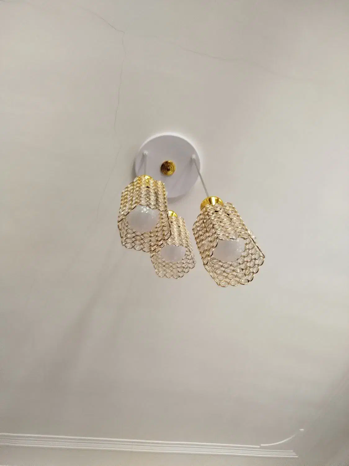 لوستر سه شاخه درحدنو بفروش میرسد|لوستر و چراغ آویز|ایلام, |دیوار