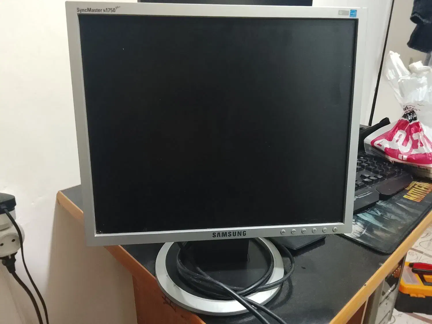 مانیتور ۱۶ اینچ سامسونگ|قطعات و لوازم جانبی رایانه|رشت, شهرک صبا|دیوار