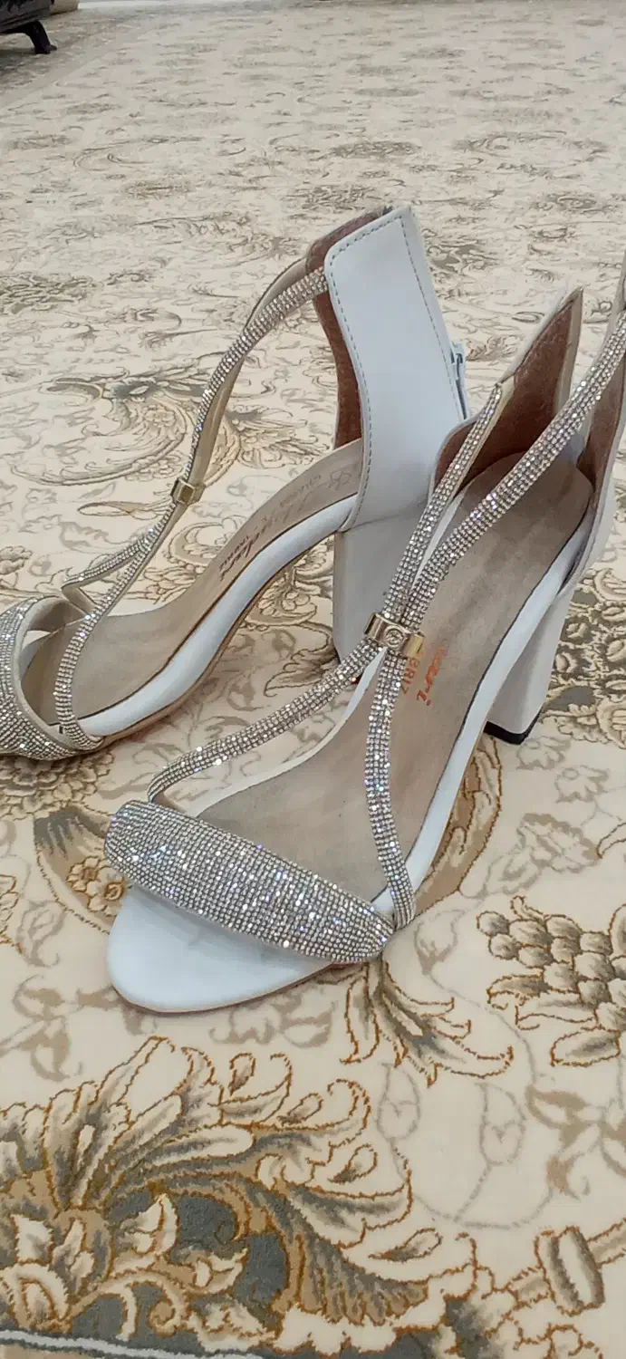 کفش پاشنه دار|کیف، کفش، کمربند|مهاباد (آذربایجان غربی), |دیوار