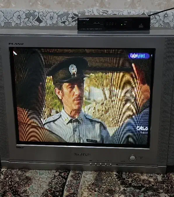 تلویزیون ۲۱ سامسونگ با گیرنده دیجیتال|تلویزیون و پروژکتور|کرمانشاه, |دیوار