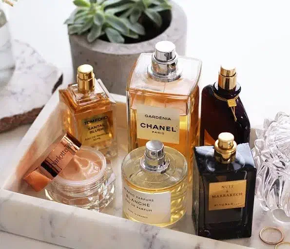 فروشنده خانم جهت همکاری|استخدام بازاریابی و فروش|شهرکرد, |دیوار