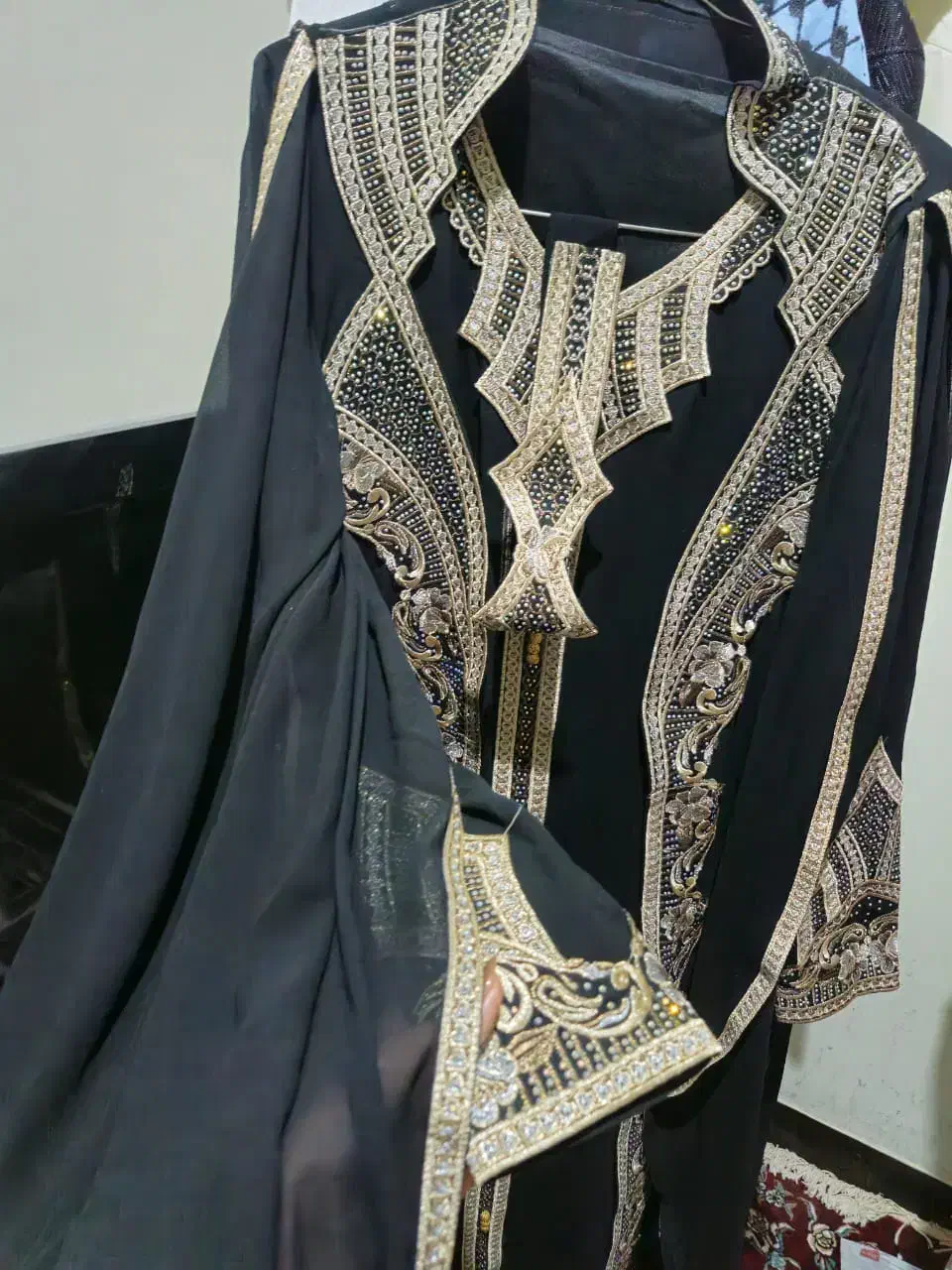 لباس مجلسی|لباس|شادگان, |دیوار