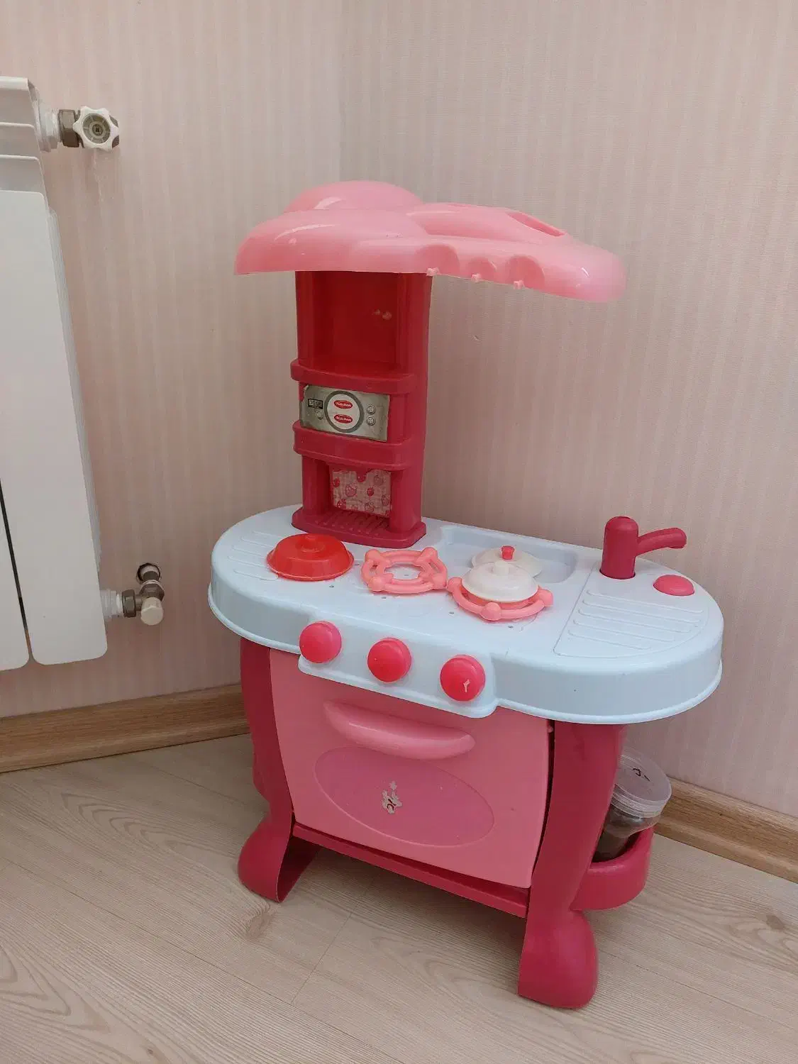 میز تحریر و آشپزخانه بچگانه|اسباب و اثاث بچه|اردبیل, |دیوار